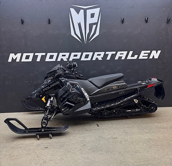 Polaris INDY XCR 9R 137" - DEMO 2 of 4