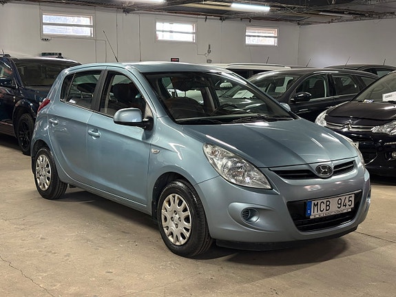 Hyundai i20 2 of 5