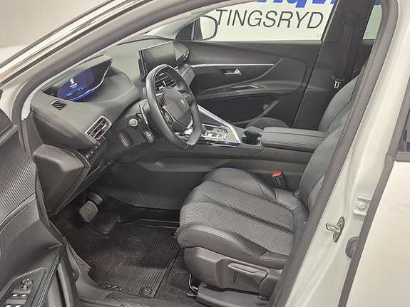 Peugeot 3008 2 of 5