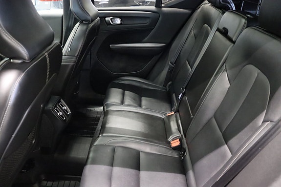 Volvo XC40 13 of 23