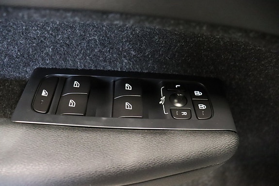 Volvo XC40 14 of 23