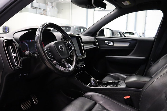 Volvo XC40 10 of 23