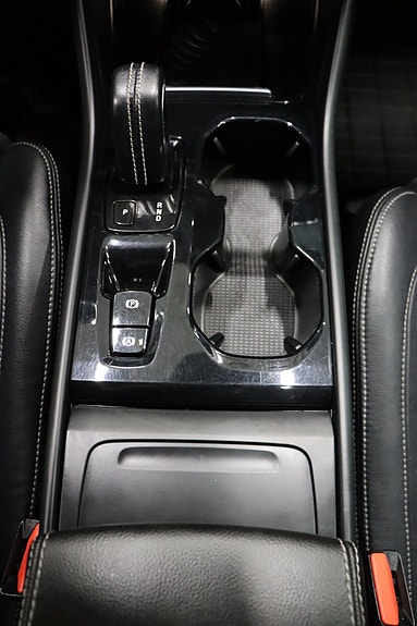 Volvo XC40 15 of 23