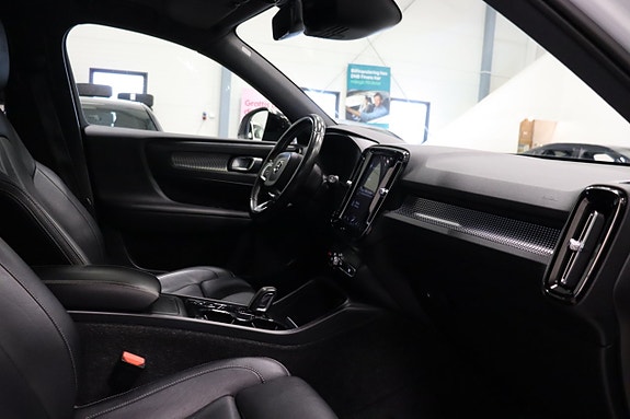 Volvo XC40 11 of 23
