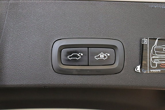 Volvo XC40 7 of 23