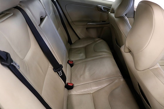 Volvo V60 9 of 24