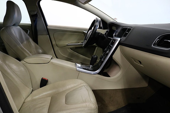 Volvo V60 8 of 24