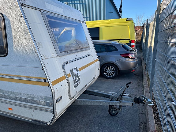 Knaus Sydwind 450 H Praktisk ombyggd husvagn till t ex crossvagn