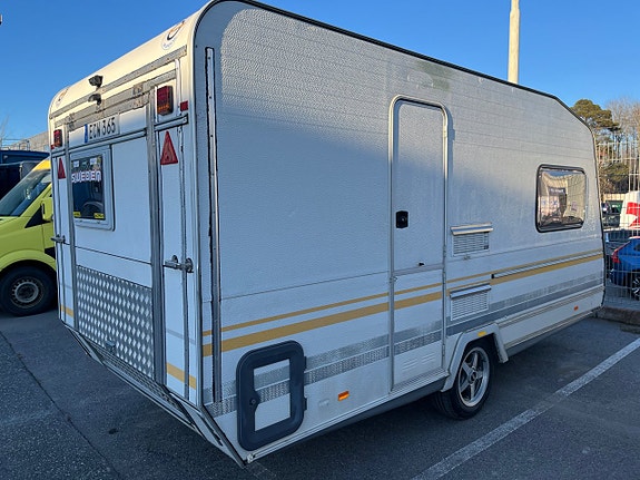 Knaus Sydwind 450 H PRISSÄNKT Praktisk ombyggd husvagn till t ex crossvagn 3 of 5