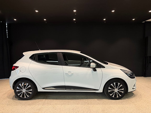 Renault Clio 6 of 15