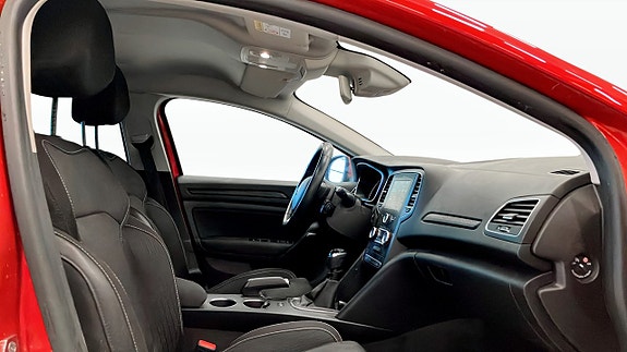 Renault Megane IV 3 of 5