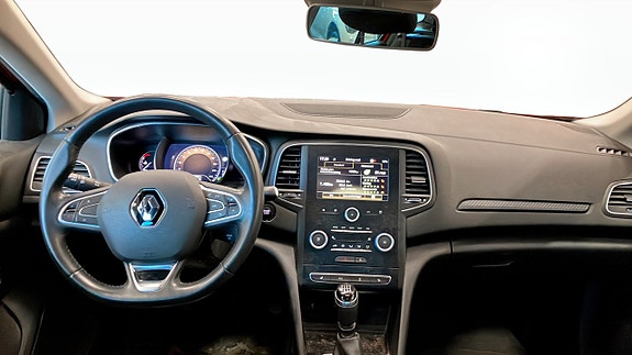 Renault Megane IV 4 of 5