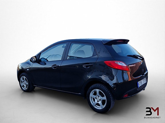 Mazda 2 4 of 20