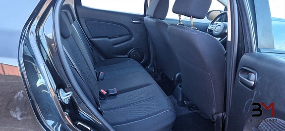 Mazda 2 12 of 20