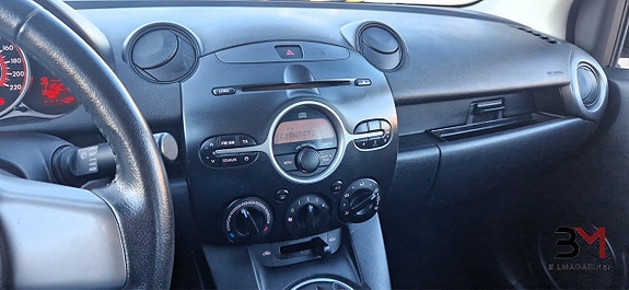 Mazda 2 15 of 20