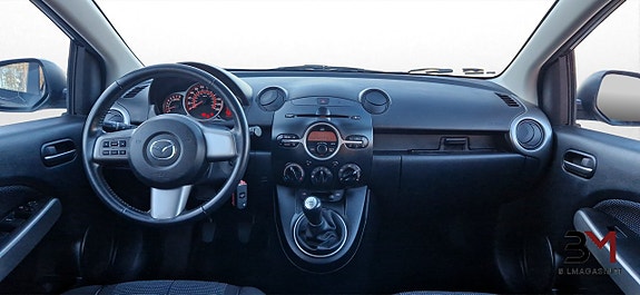 Mazda 2 13 of 20