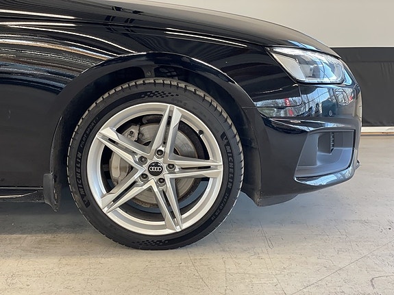 Audi A4 6 of 26