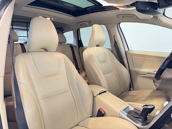 Volvo XC60 14 of 27