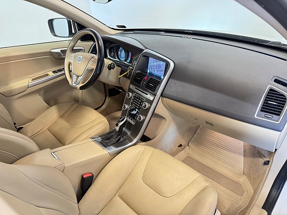 Volvo XC60 13 of 27