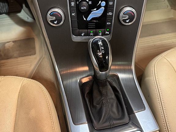 Volvo XC60 20 of 27