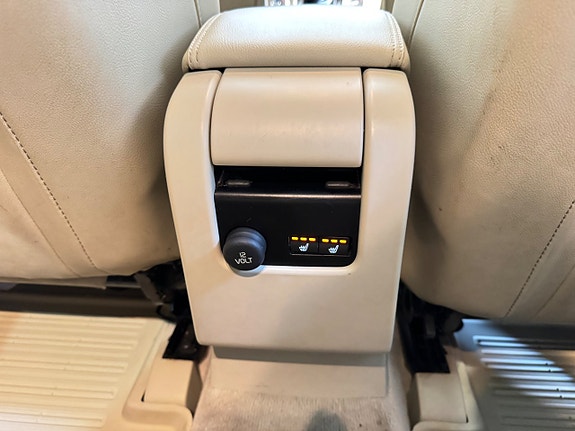 Volvo XC60 25 of 27