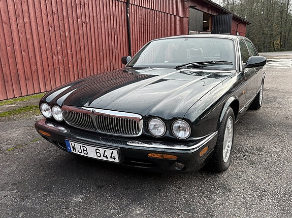Jaguar XJ