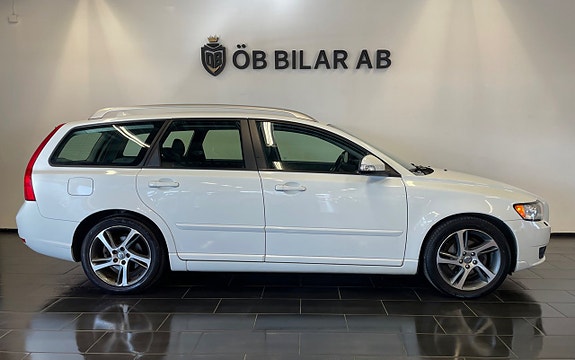 Volvo V50 2 of 11