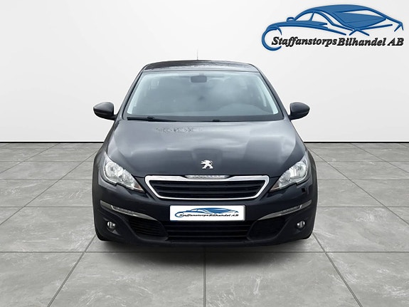 Peugeot 308 SW 2 of 5