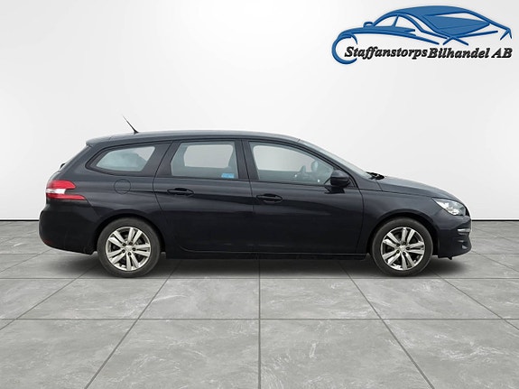 Peugeot 308 SW 4 of 5