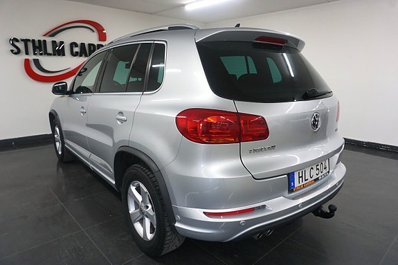 Volkswagen Tiguan 3 of 5