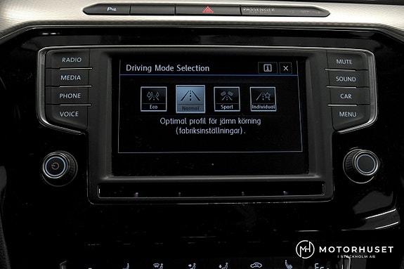 Volkswagen Passat 13 of 20