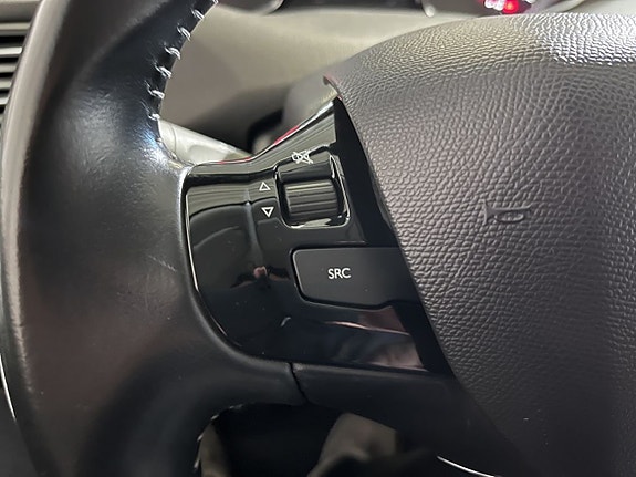 Peugeot 308 15 of 16