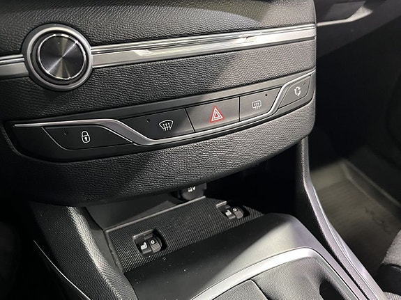 Peugeot 308 14 of 16