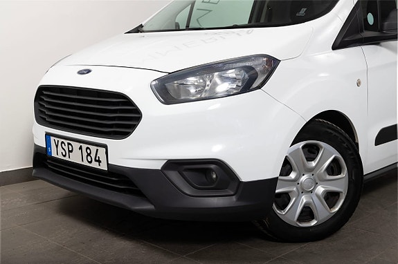 Ford Transit Courier 4 of 5