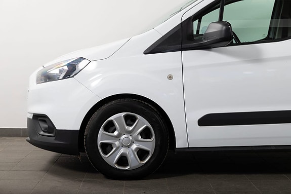 Ford Transit Courier 5 of 5