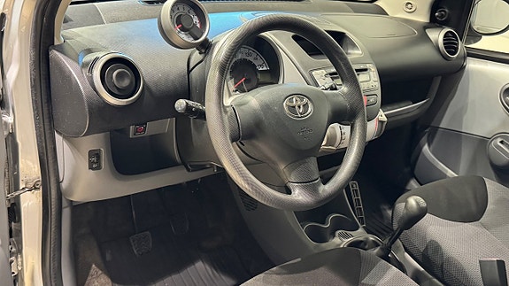 Toyota Aygo 7 of 15