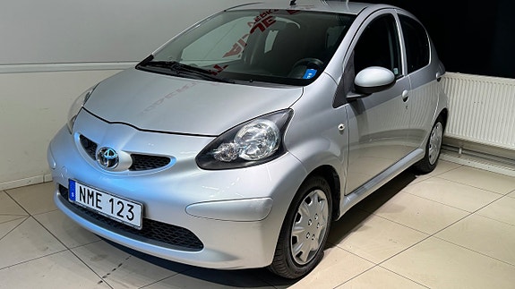 Toyota Aygo 3 of 15