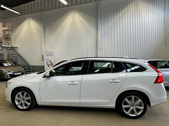 Volvo V60 4 of 5