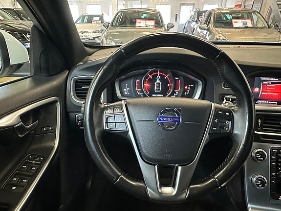 Volvo V60 12 of 26