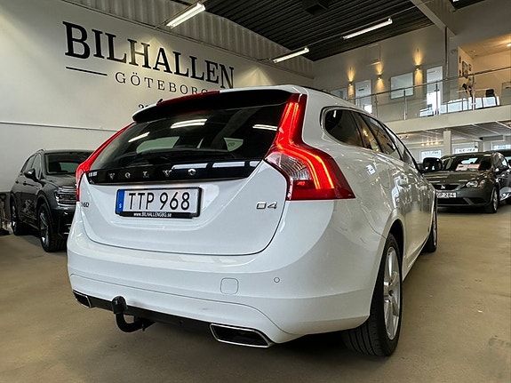 Volvo V60 8 of 26