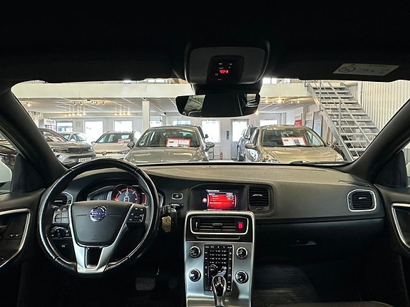 Volvo V60 11 of 26