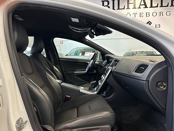 Volvo V60 9 of 26