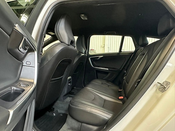 Volvo V60 15 of 26