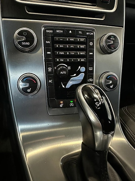Volvo V60 13 of 26