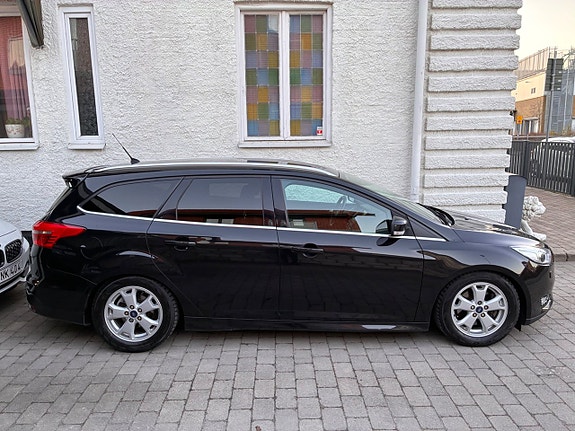 Ford Focus 13 of 30