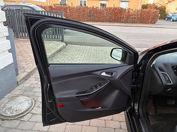 Ford Focus 24 of 30