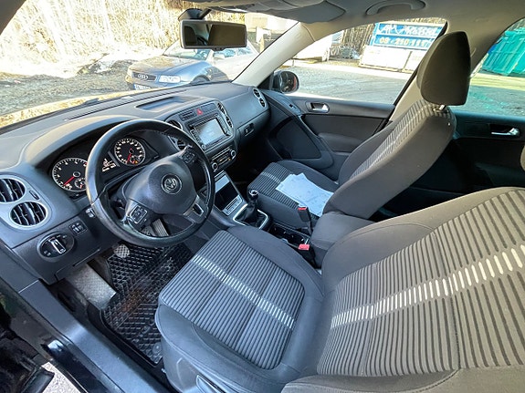 Volkswagen Tiguan 10 of 28