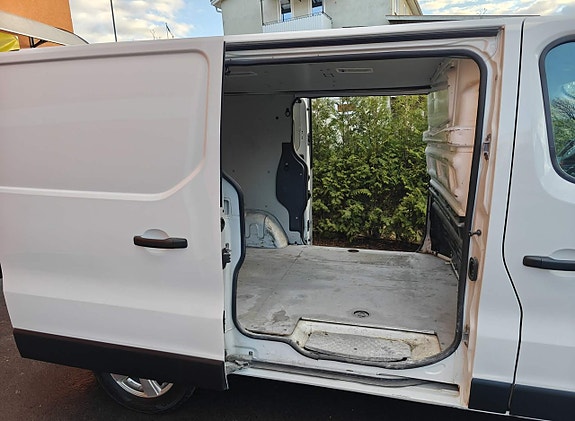 Renault Trafic 7 of 25