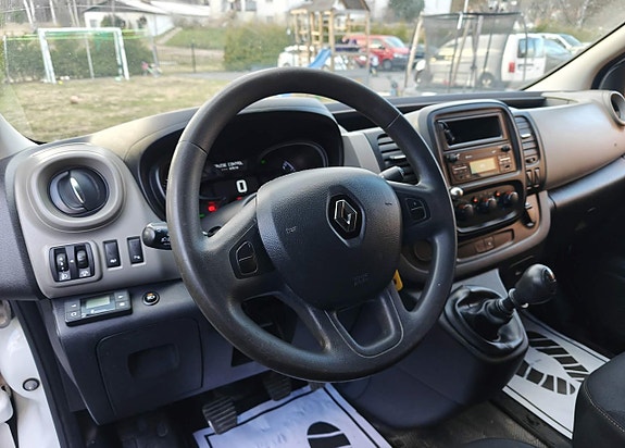 Renault Trafic 8 of 25