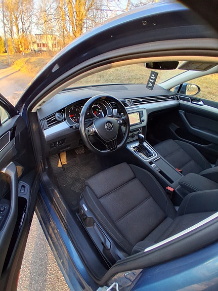 Volkswagen Passat 6 of 10